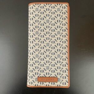 NWOT Louis Quatorze Women’s Leather Patterned Wallet